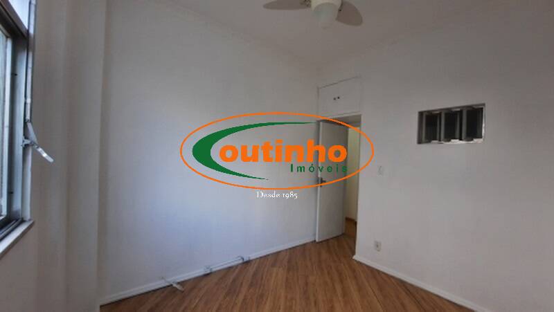 Apartamento à venda com 2 quartos, 63m² - Foto 9