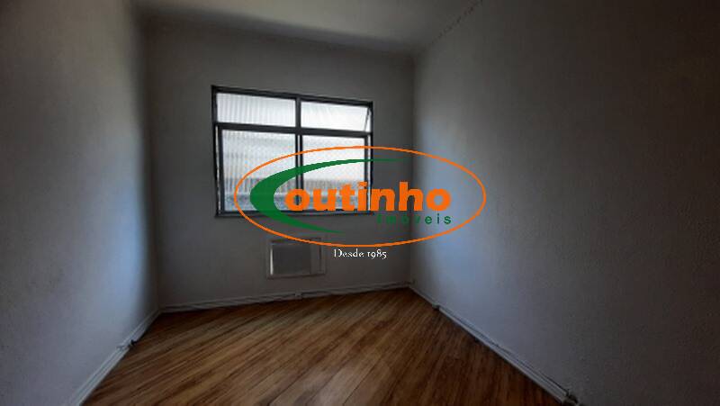 Apartamento à venda com 2 quartos, 63m² - Foto 11