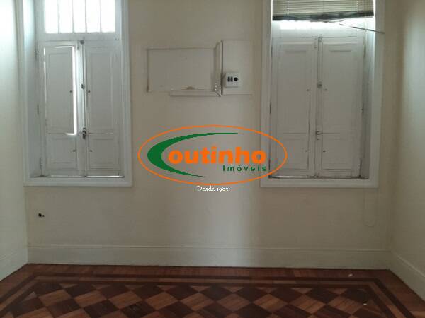 Casa à venda com 5 quartos, 169m² - Foto 17