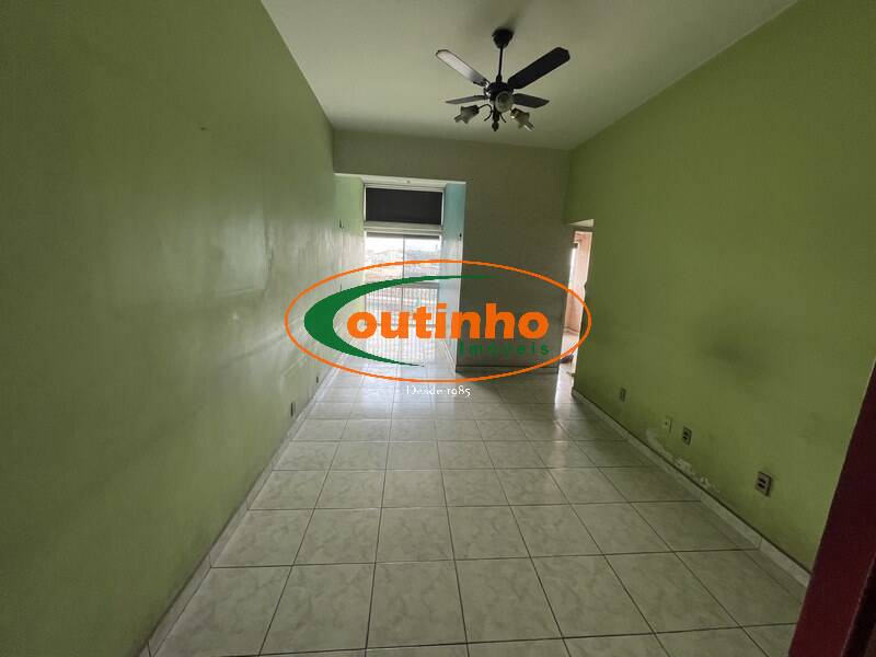 Apartamento à venda com 2 quartos, 62m² - Foto 3