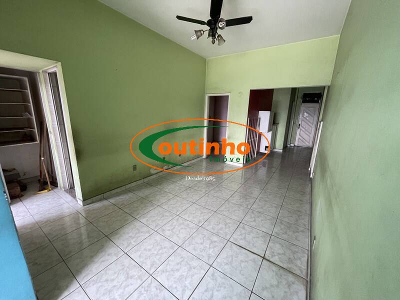 Apartamento à venda com 2 quartos, 62m² - Foto 1