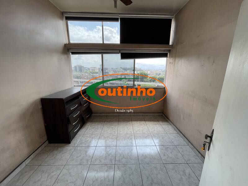 Apartamento à venda com 2 quartos, 62m² - Foto 12