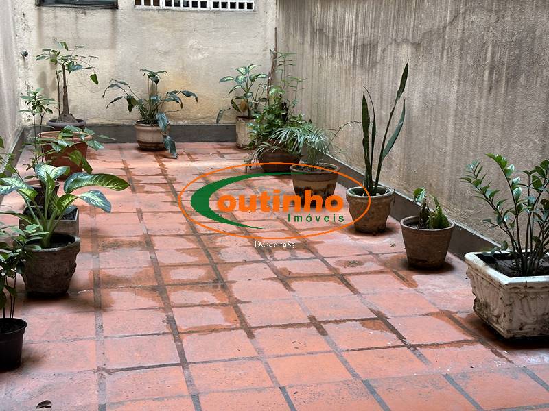 Apartamento à venda com 1 quarto, 70m² - Foto 12