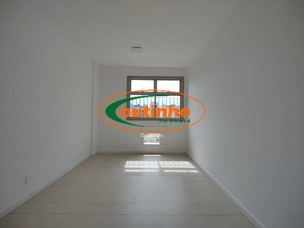 Apartamento à venda com 3 quartos, 142m² - Foto 8