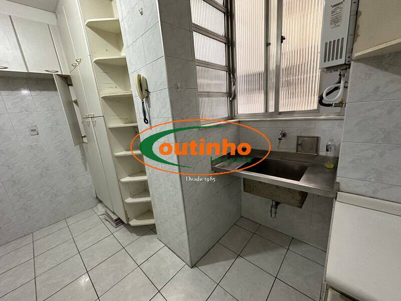 Apartamento à venda com 2 quartos, 56m² - Foto 17