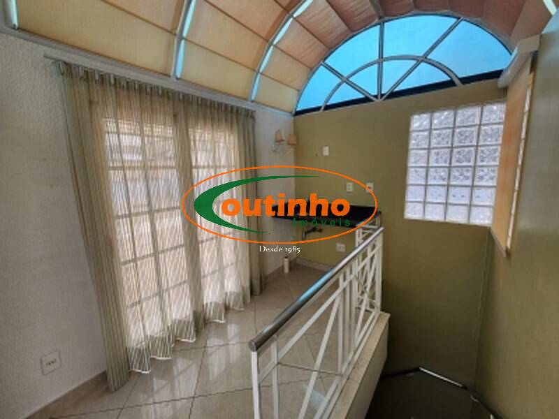 Apartamento à venda com 4 quartos, 150m² - Foto 3