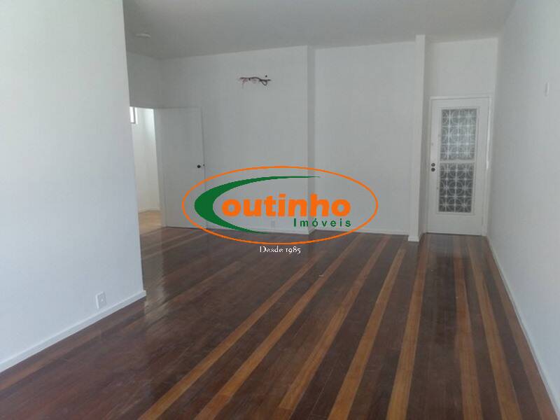 Apartamento à venda com 3 quartos, 130m² - Foto 3