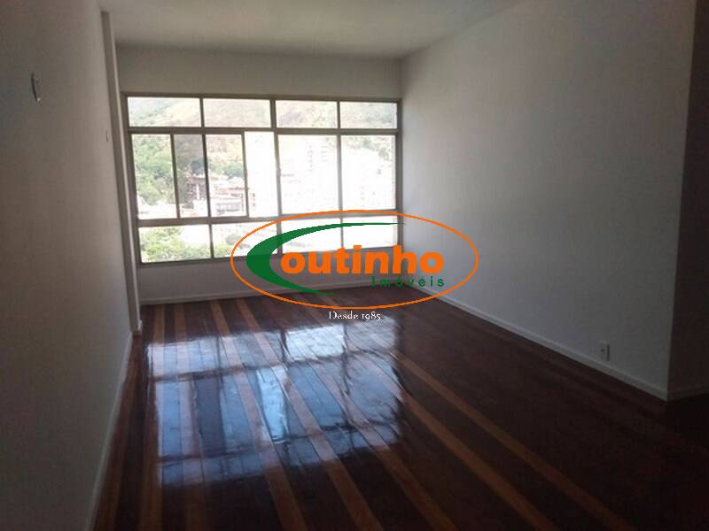 Apartamento à venda com 3 quartos, 130m² - Foto 2