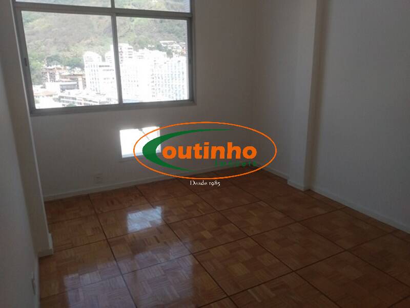 Apartamento à venda com 3 quartos, 130m² - Foto 10