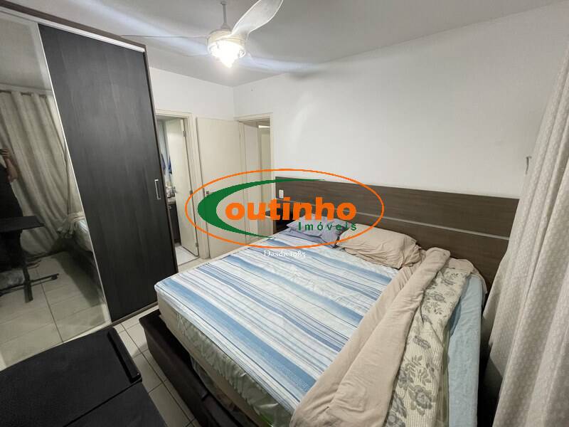 Apartamento à venda com 2 quartos, 62m² - Foto 11