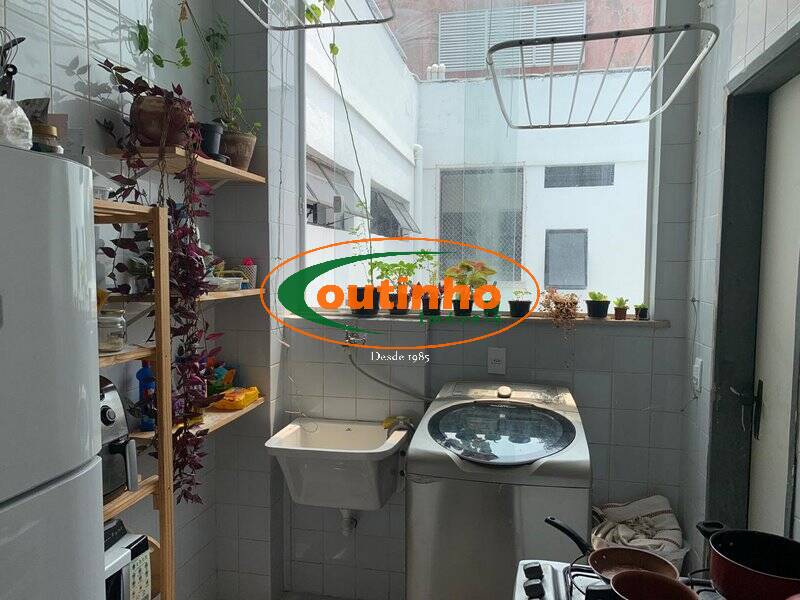 Apartamento à venda com 2 quartos, 64m² - Foto 6