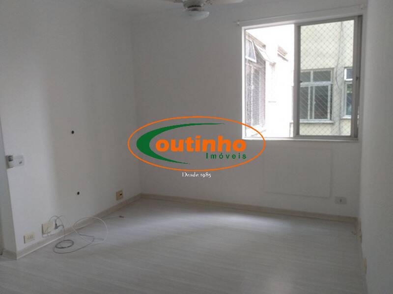 Apartamento à venda com 2 quartos, 74m² - Foto 3