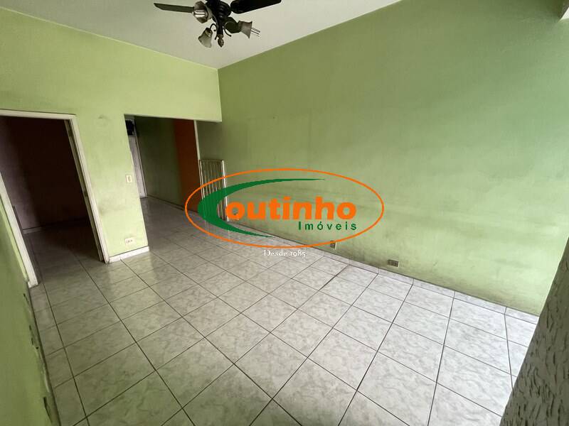 Apartamento à venda com 2 quartos, 62m² - Foto 4