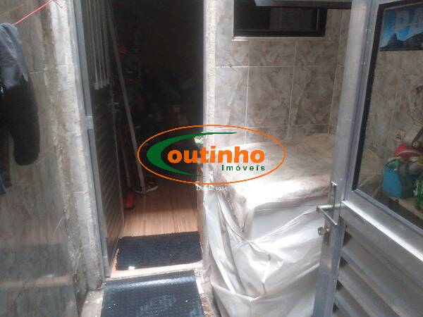 Apartamento à venda com 2 quartos, 64m² - Foto 27