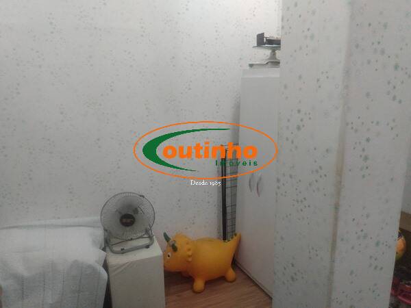 Apartamento à venda com 2 quartos, 64m² - Foto 29