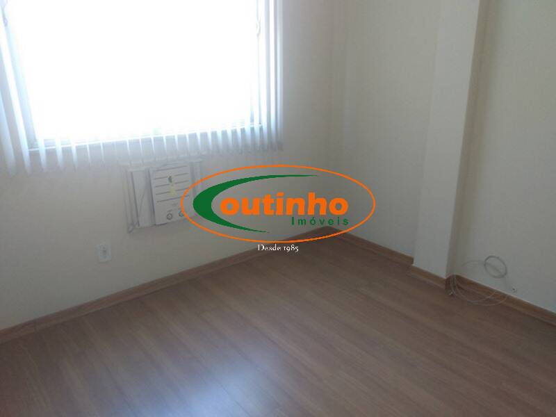 Apartamento à venda com 2 quartos, 70m² - Foto 10