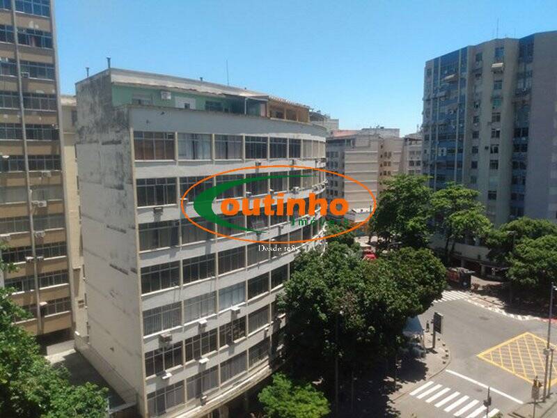 Apartamento à venda com 2 quartos, 70m² - Foto 1