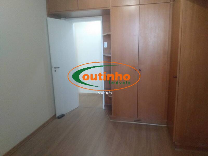 Apartamento à venda com 2 quartos, 70m² - Foto 19