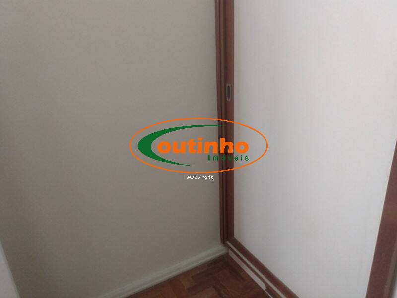 Apartamento à venda com 2 quartos, 70m² - Foto 30