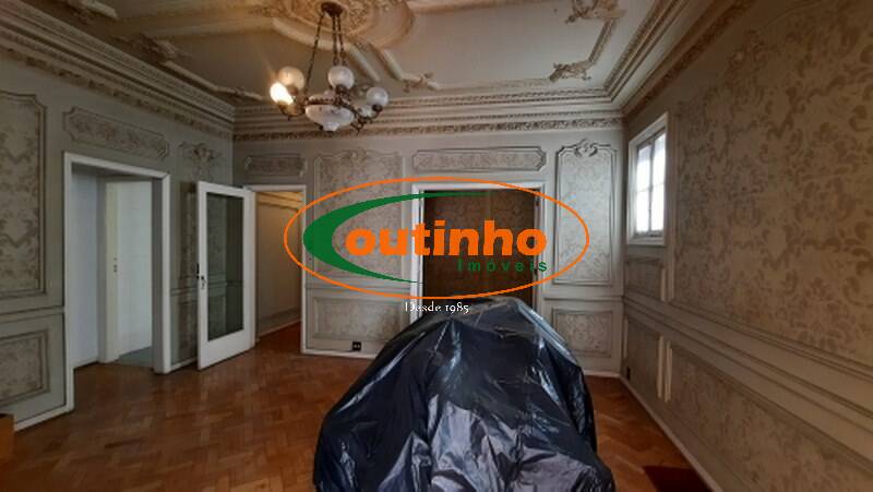 Apartamento à venda com 3 quartos, 125m² - Foto 2