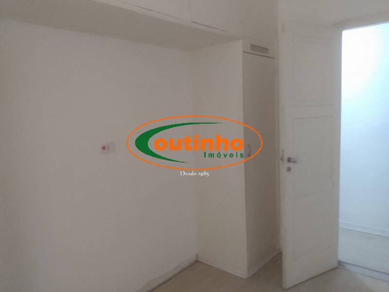 Apartamento à venda com 3 quartos, 150m² - Foto 17