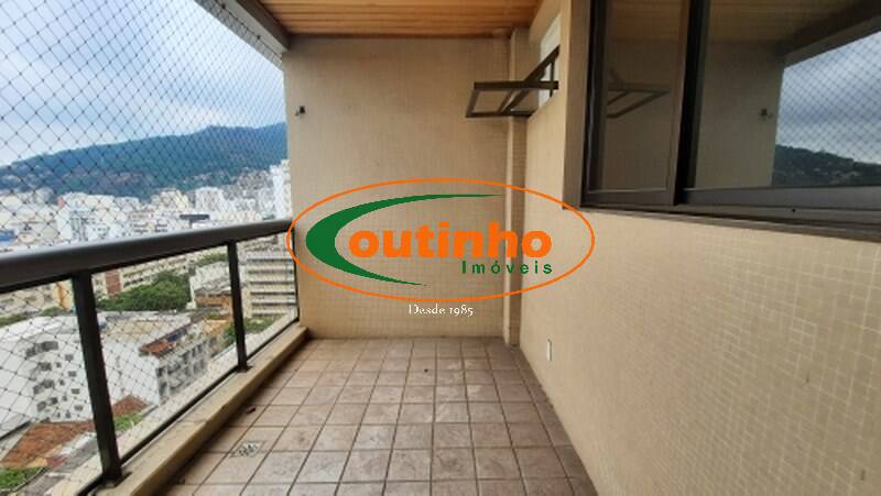 Apartamento à venda com 3 quartos, 137m² - Foto 2