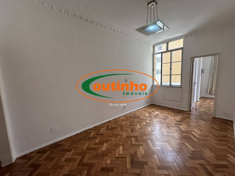 Apartamento à venda com 2 quartos, 68m² - Foto 19