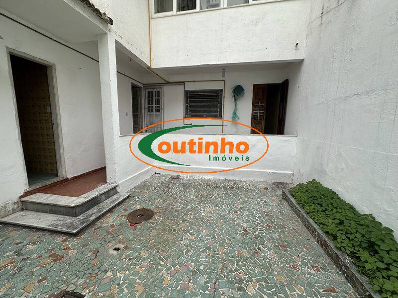 Casa à venda com 4 quartos, 206m² - Foto 12