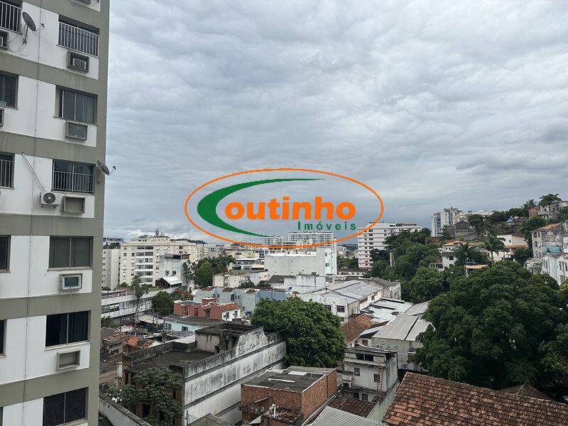 Apartamento à venda com 2 quartos, 70m² - Foto 4