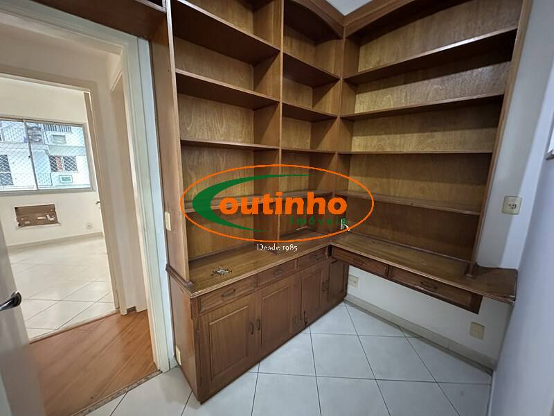 Apartamento à venda com 2 quartos, 70m² - Foto 18