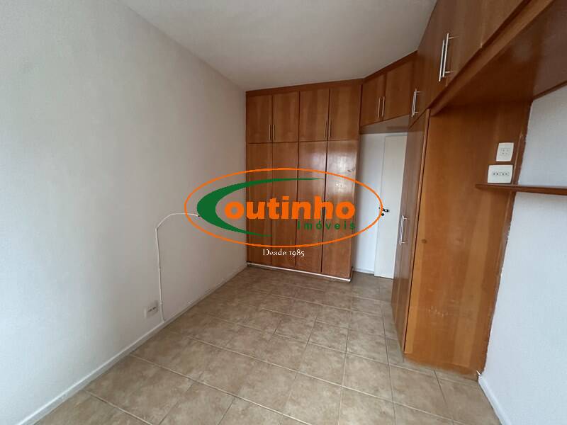 Apartamento à venda com 2 quartos, 70m² - Foto 14