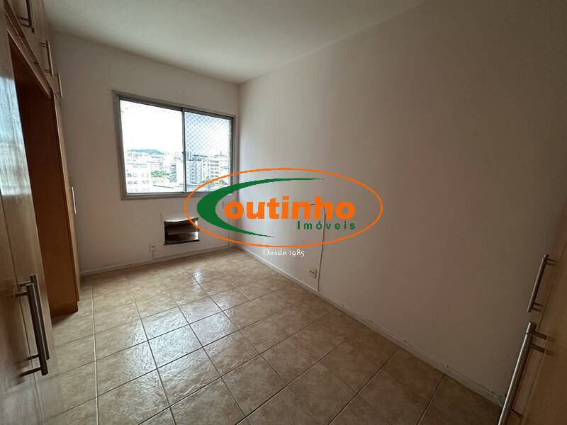 Apartamento à venda com 2 quartos, 70m² - Foto 13