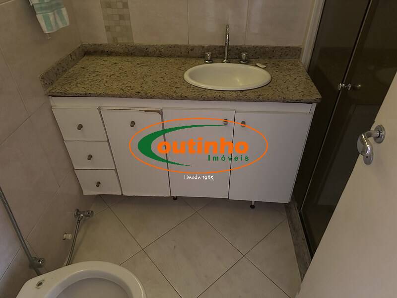 Apartamento à venda com 2 quartos, 70m² - Foto 11