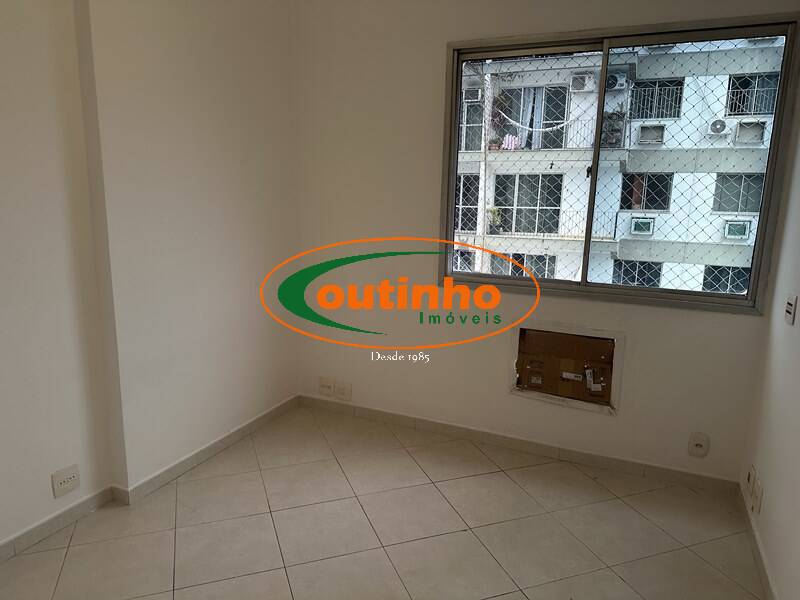 Apartamento à venda com 2 quartos, 70m² - Foto 10