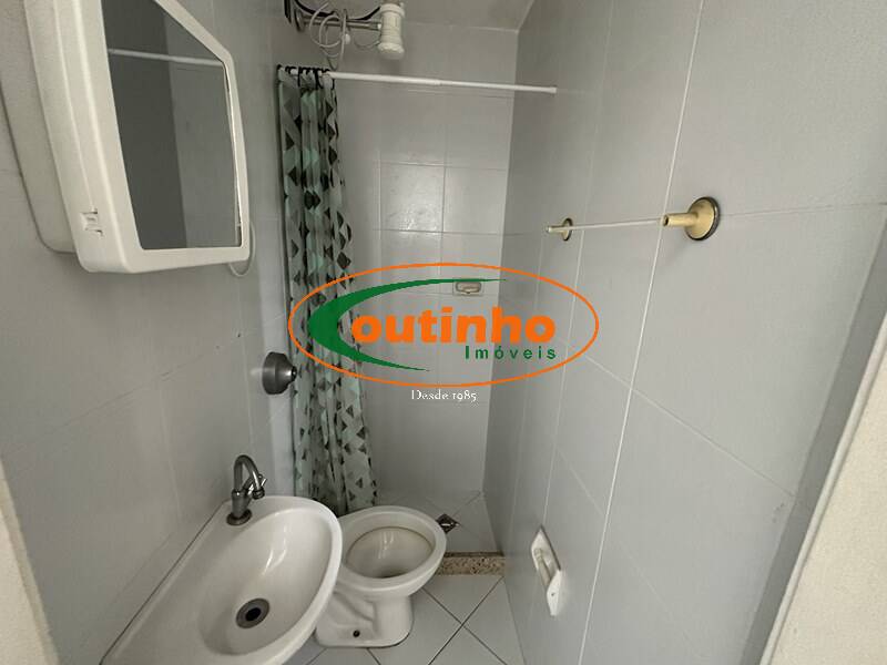 Apartamento à venda com 2 quartos, 70m² - Foto 22