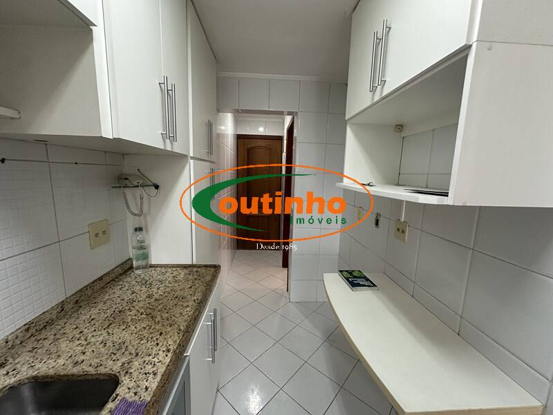 Apartamento à venda com 2 quartos, 70m² - Foto 19