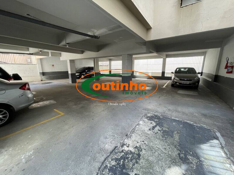 Apartamento à venda com 2 quartos, 75m² - Foto 17