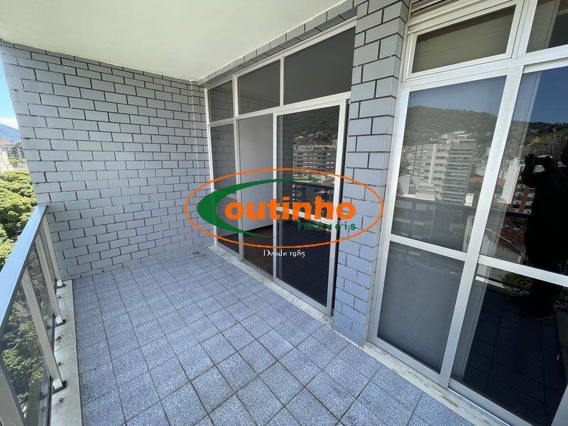 Apartamento à venda com 3 quartos, 148m² - Foto 3