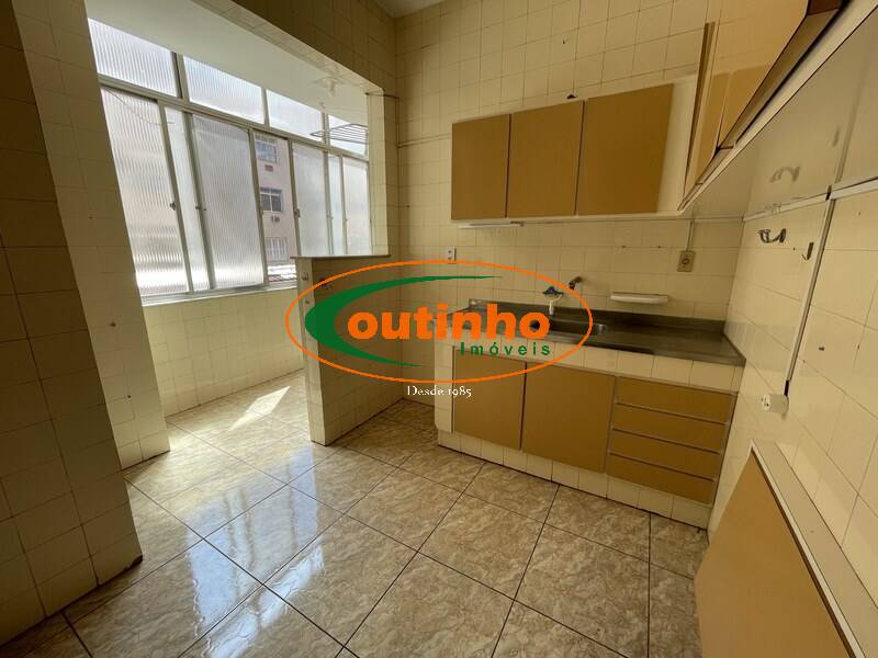 Apartamento à venda com 2 quartos, 75m² - Foto 12