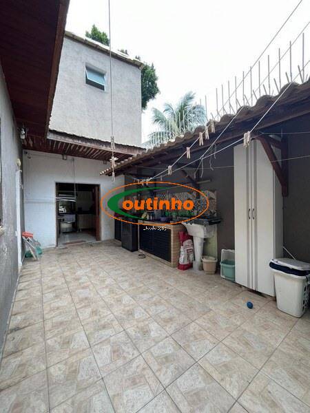 Casa à venda com 3 quartos, 233m² - Foto 26