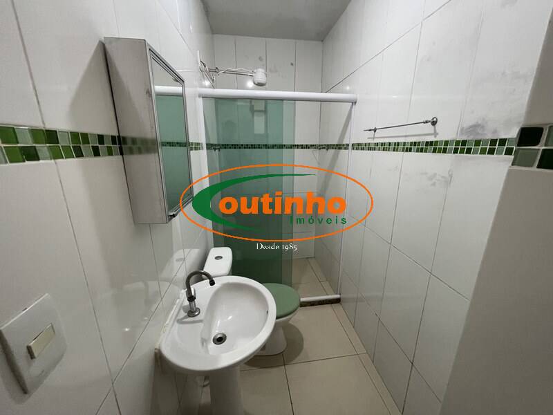 Casa à venda com 4 quartos, 180m² - Foto 11