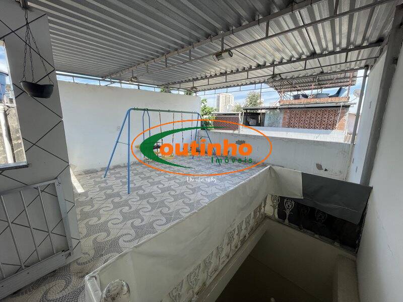 Casa à venda com 4 quartos, 180m² - Foto 4