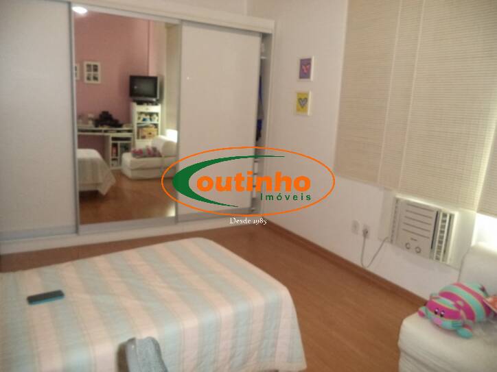 Apartamento à venda com 3 quartos, 162m² - Foto 3