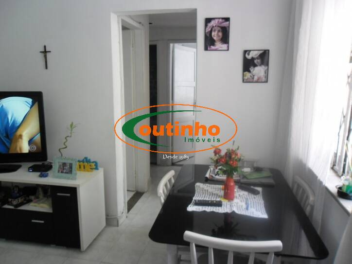 Apartamento à venda com 2 quartos, 70m² - Foto 2