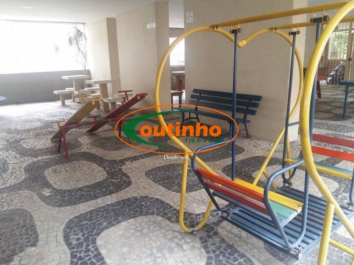 Apartamento à venda com 2 quartos, 80m² - Foto 2