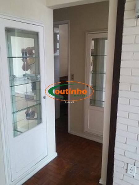 Apartamento à venda com 2 quartos, 68m² - Foto 3